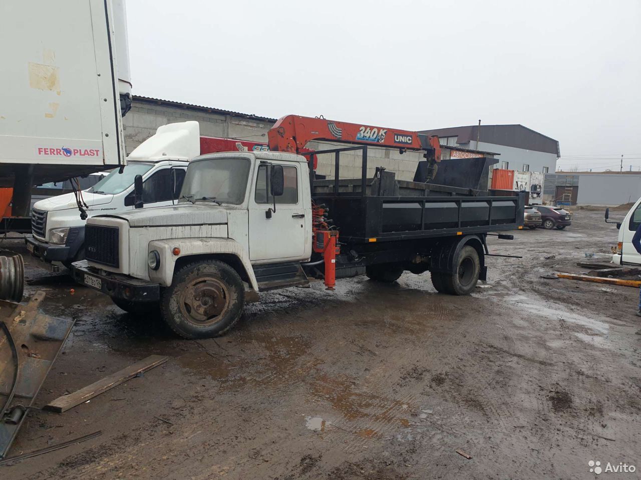 Бортовой грузовик с КМУ ГАЗ 3307
