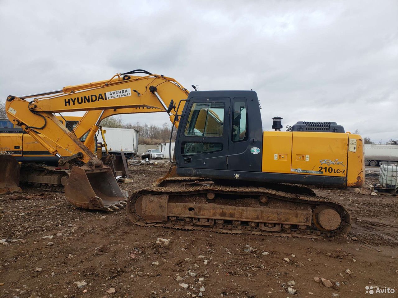 Гусеничный экскаватор Hyundai R210LC-7