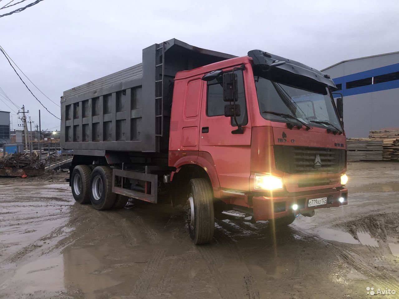 Самосвал HOWO