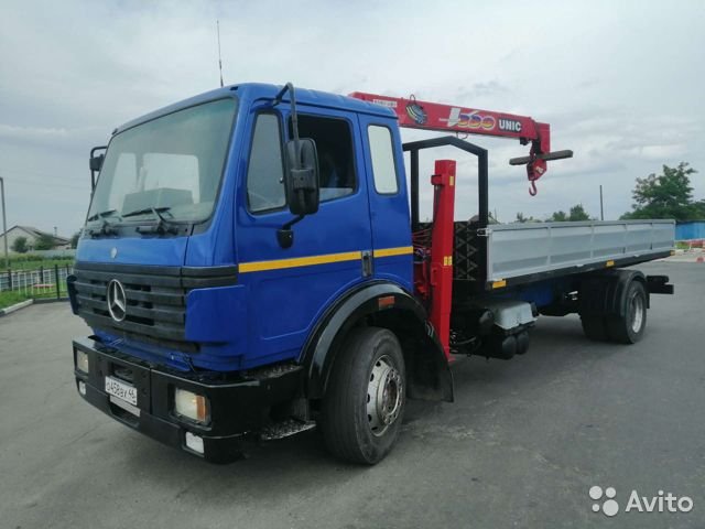 Бортовой грузовик с КМУ Mercedes-Benz с КМУ Unic