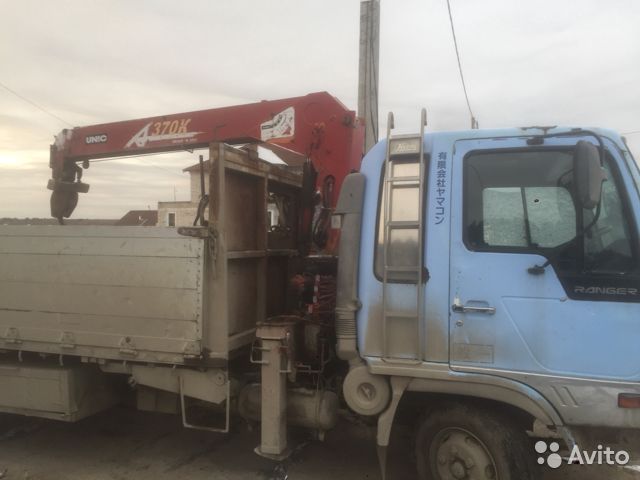 Бортовой грузовик с КМУ HINO