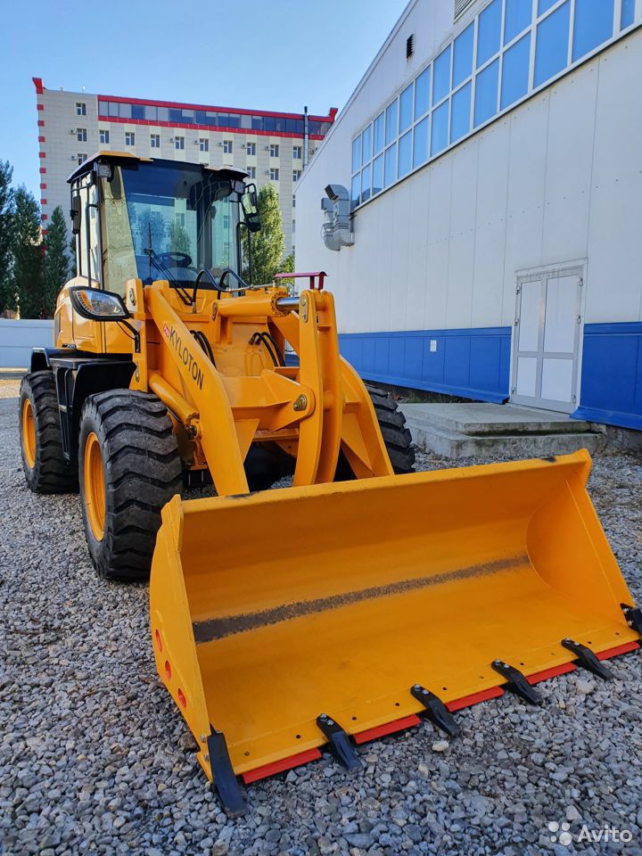 Фронтальный погрузчик Yigong ZL30 (930)