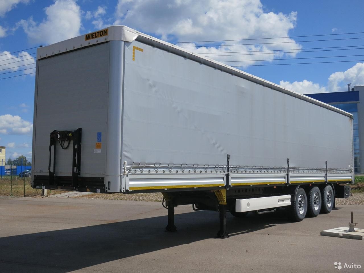 Тентованный полуприцеп Wielton NS 3