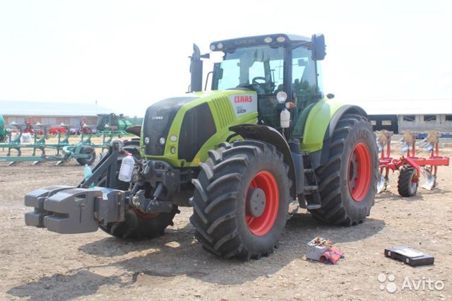 Трактор Claas Axion 850