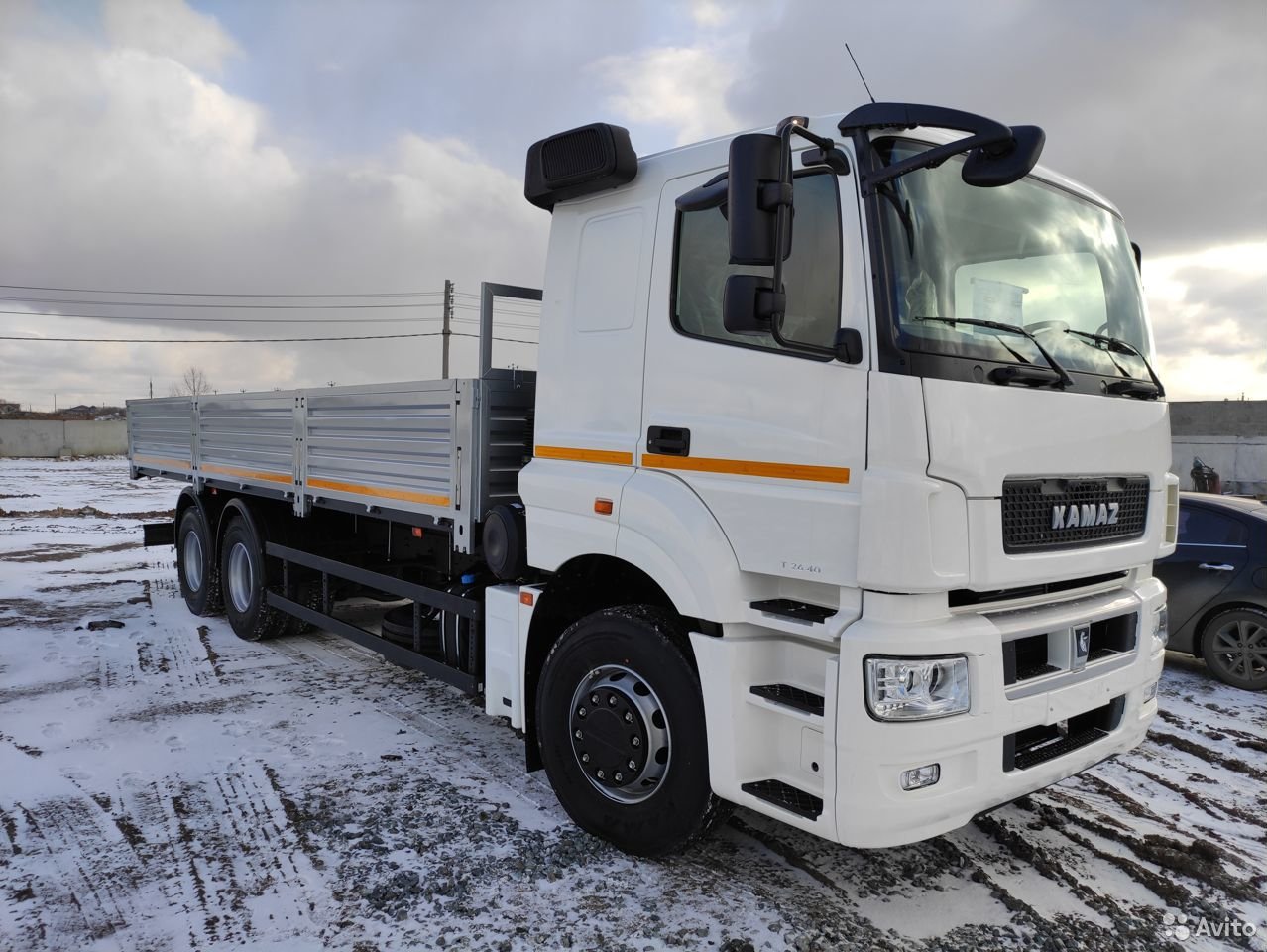 Бортовой грузовик КамАЗ 65207