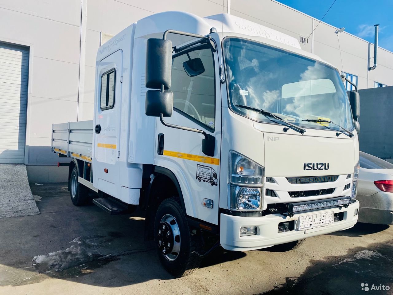 Бортовой автомобиль Isuzu NPS75LK