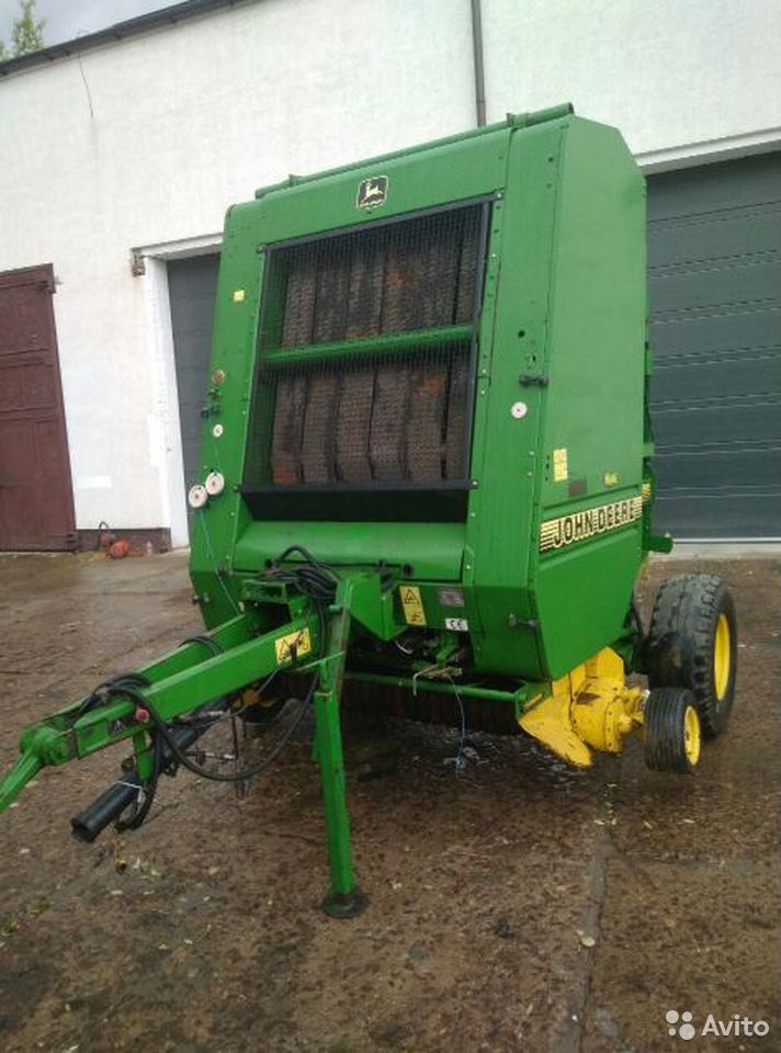 Пресс-подборщик John Deere 590