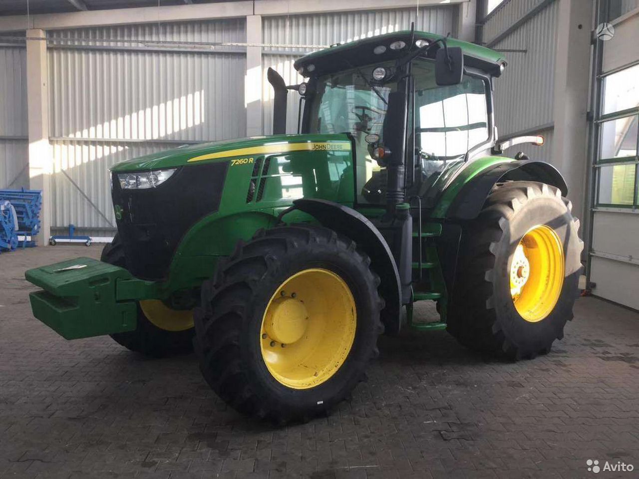 Трактор John Deere 7260R