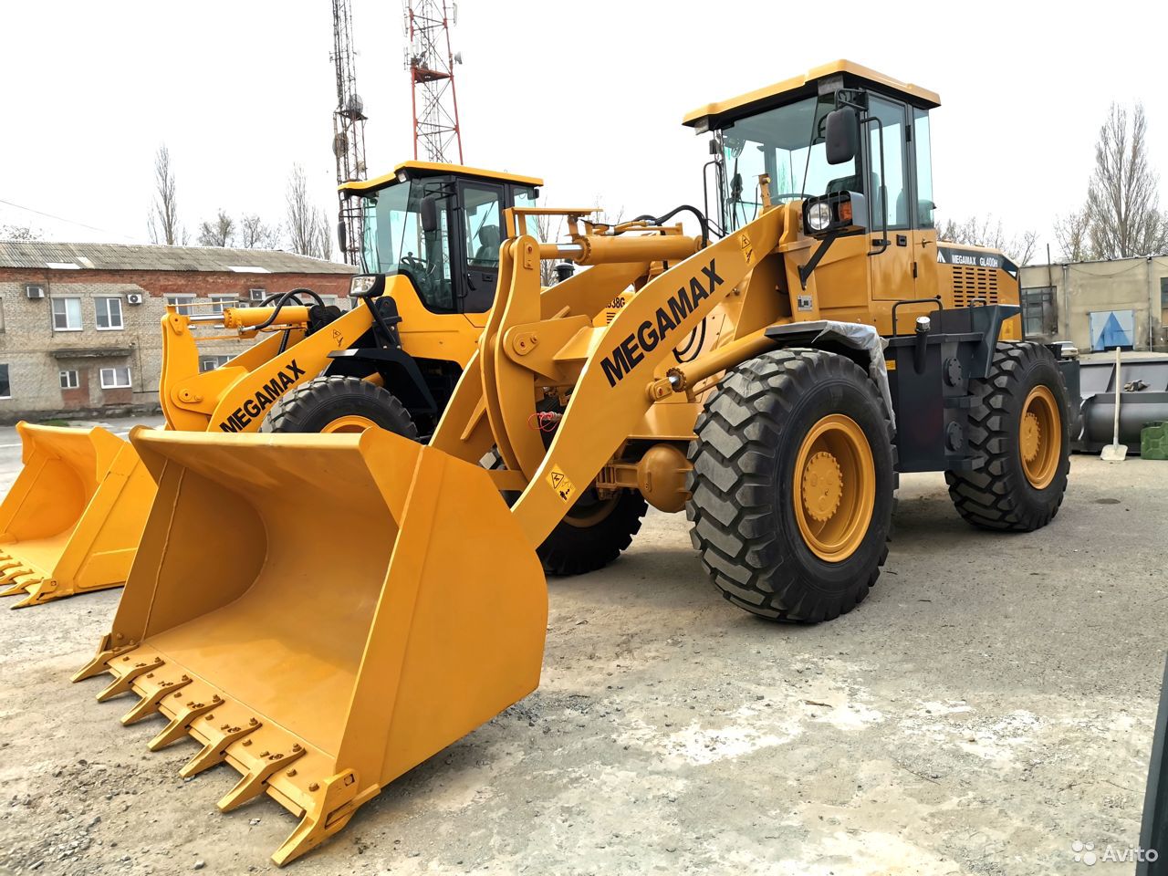 Фронтальный погрузчик MegaMax GL400H