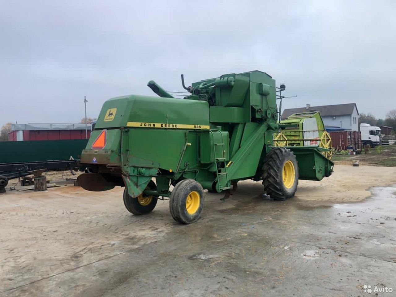 Зерноуборочный комбайн john deere 935