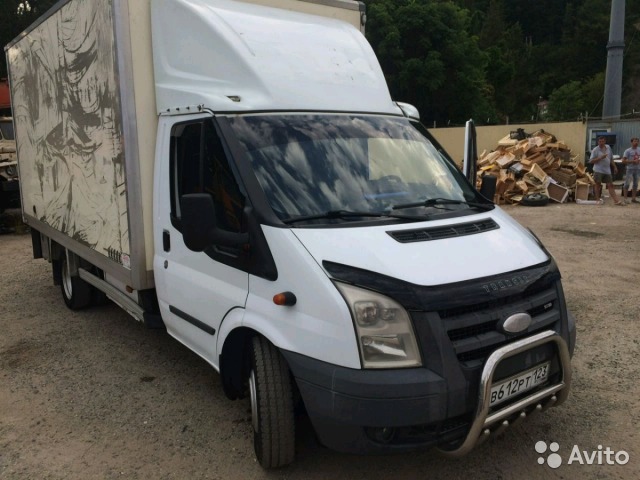 Промтоварный фургон Ford Transit