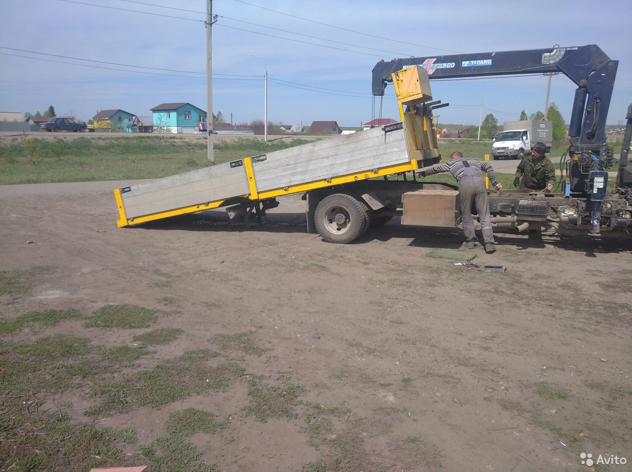 Бортовой грузовик с КМУ ISUZU Forward