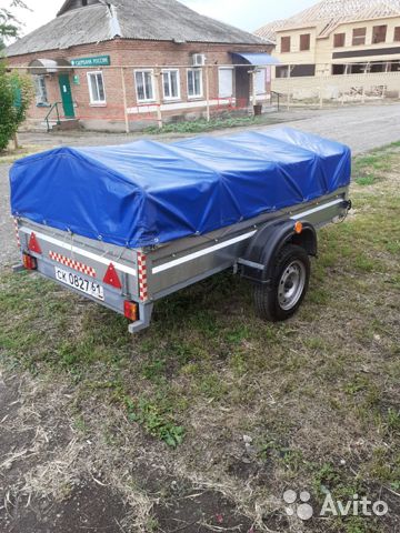 Легковой бортовой прицеп