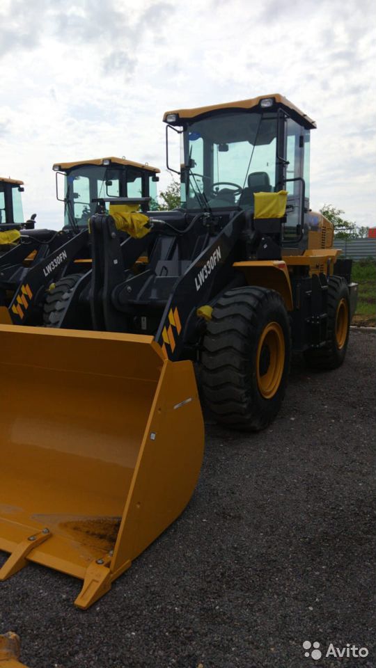 Фронтальный погрузчик XCMG LW300FN