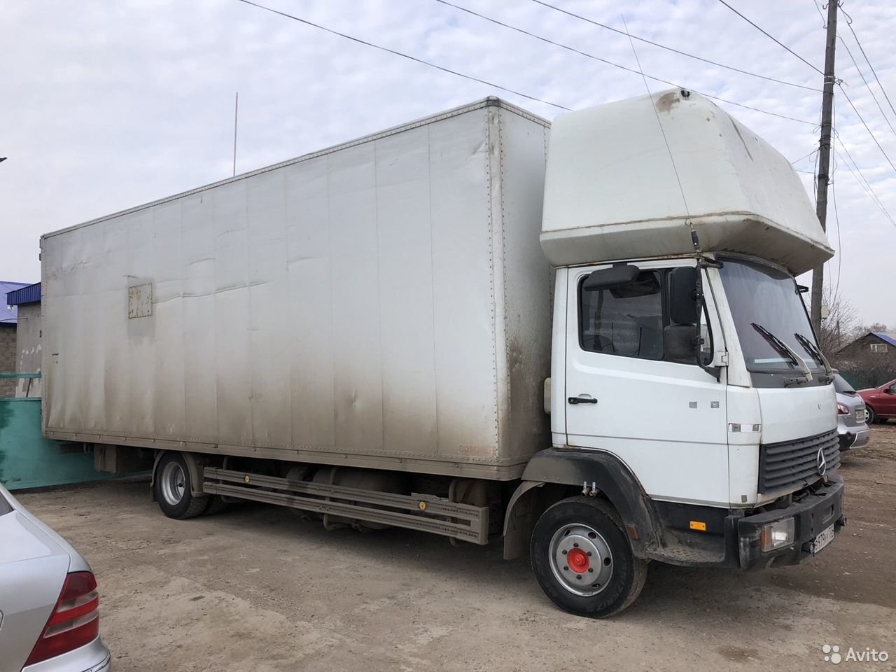 Грузовой фургон Mercedes-Benz 814 L
