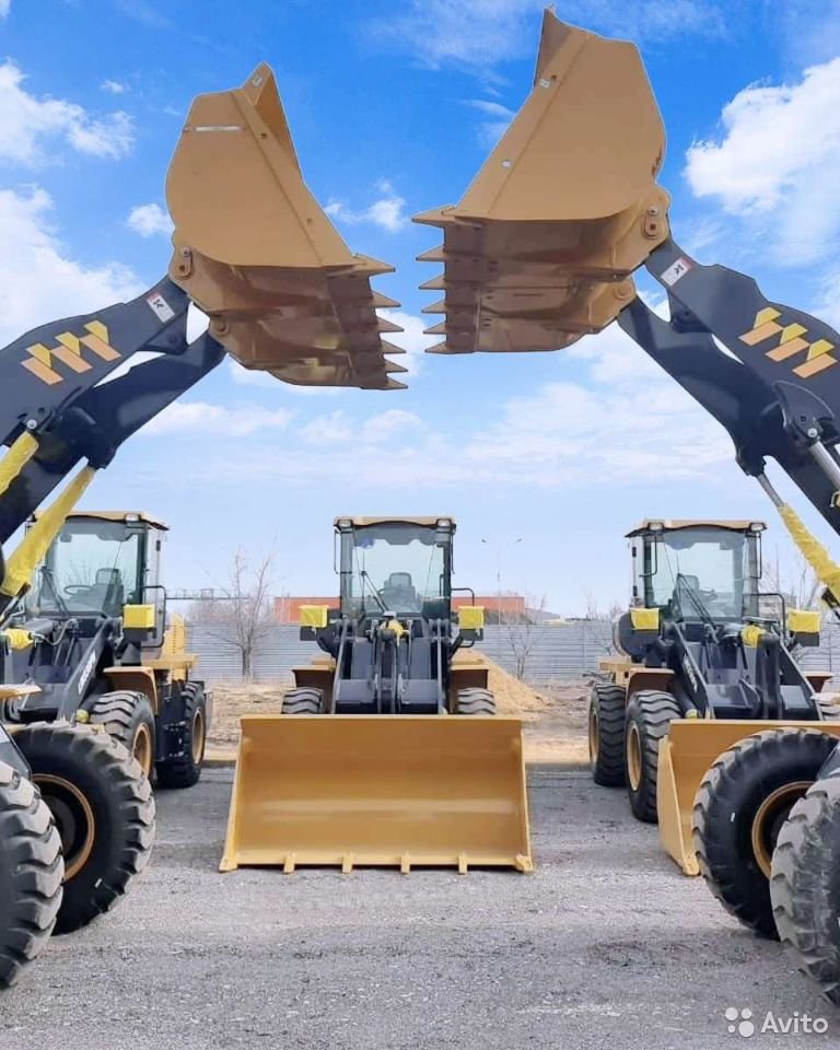 Фронтальный погрузчик Xcmg LW330FN