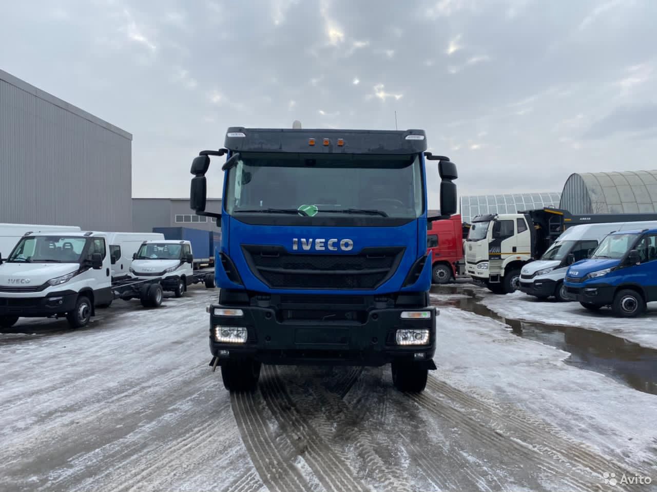 Самосвал Iveco Trakker 450