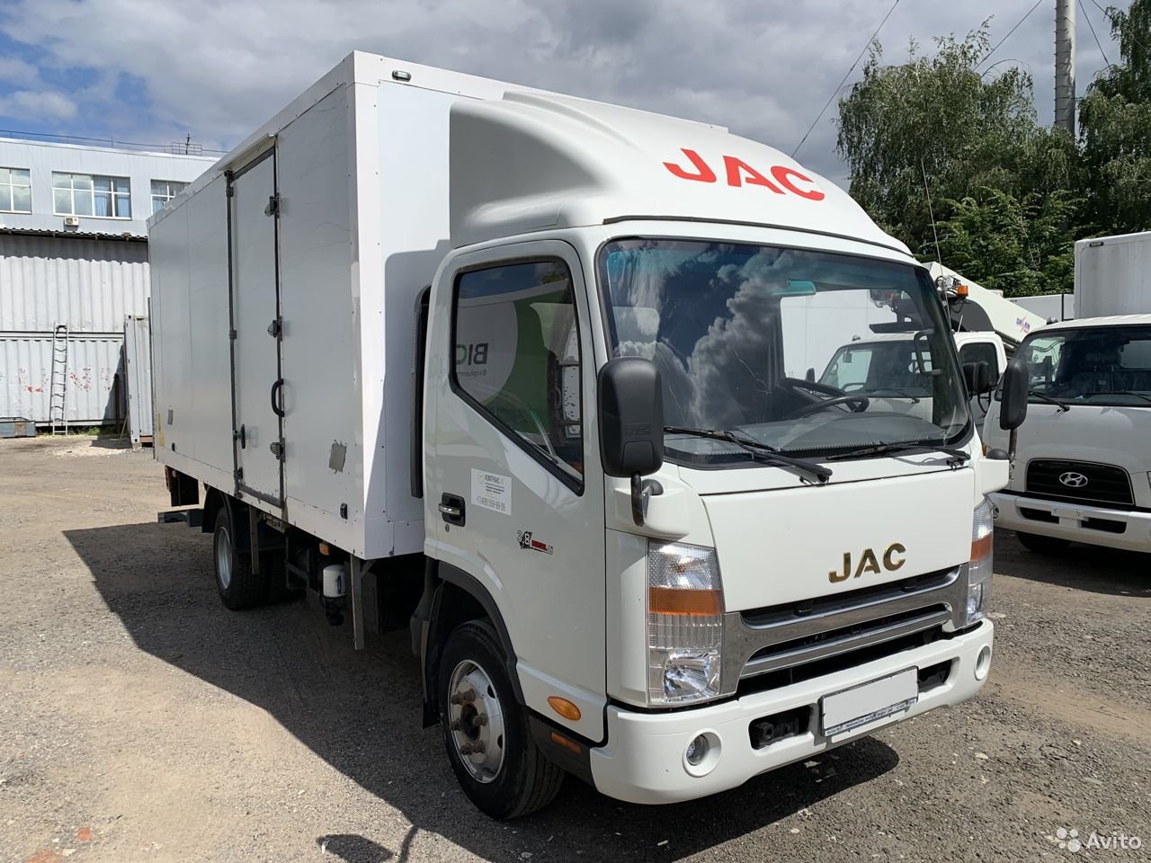 Промтоварный фургон JAC N75