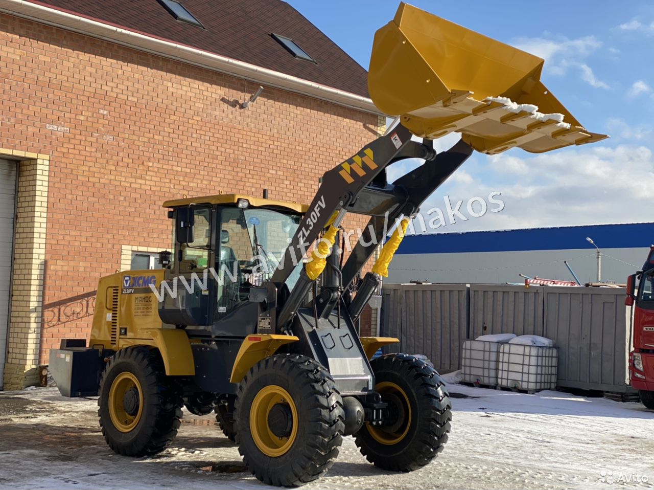 Фронтальный погрузчик XCMG ZL30FV