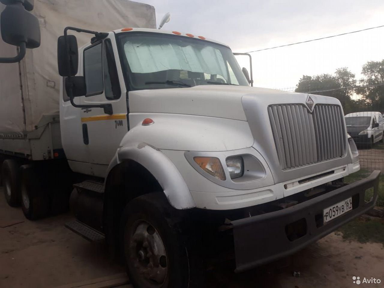 Седельный тягач International 7600