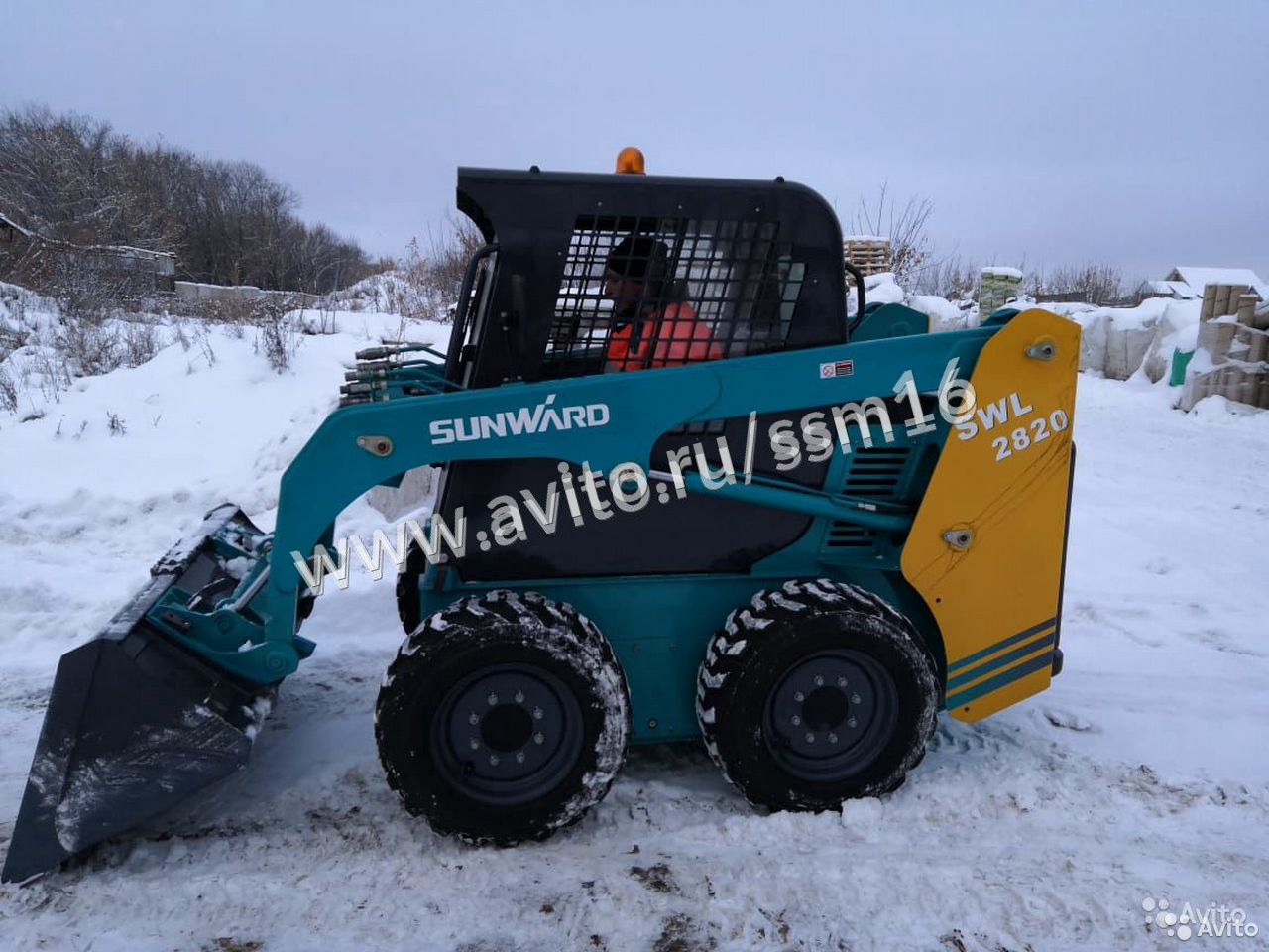 Мини-погрузчик Sunward SWL2810