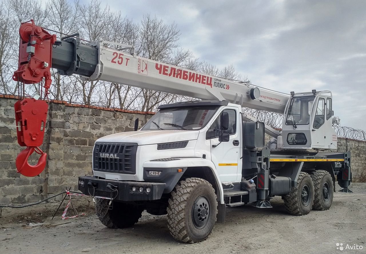 Автокран Челябинец КС-55732-22 на шасси УРАЛ Next