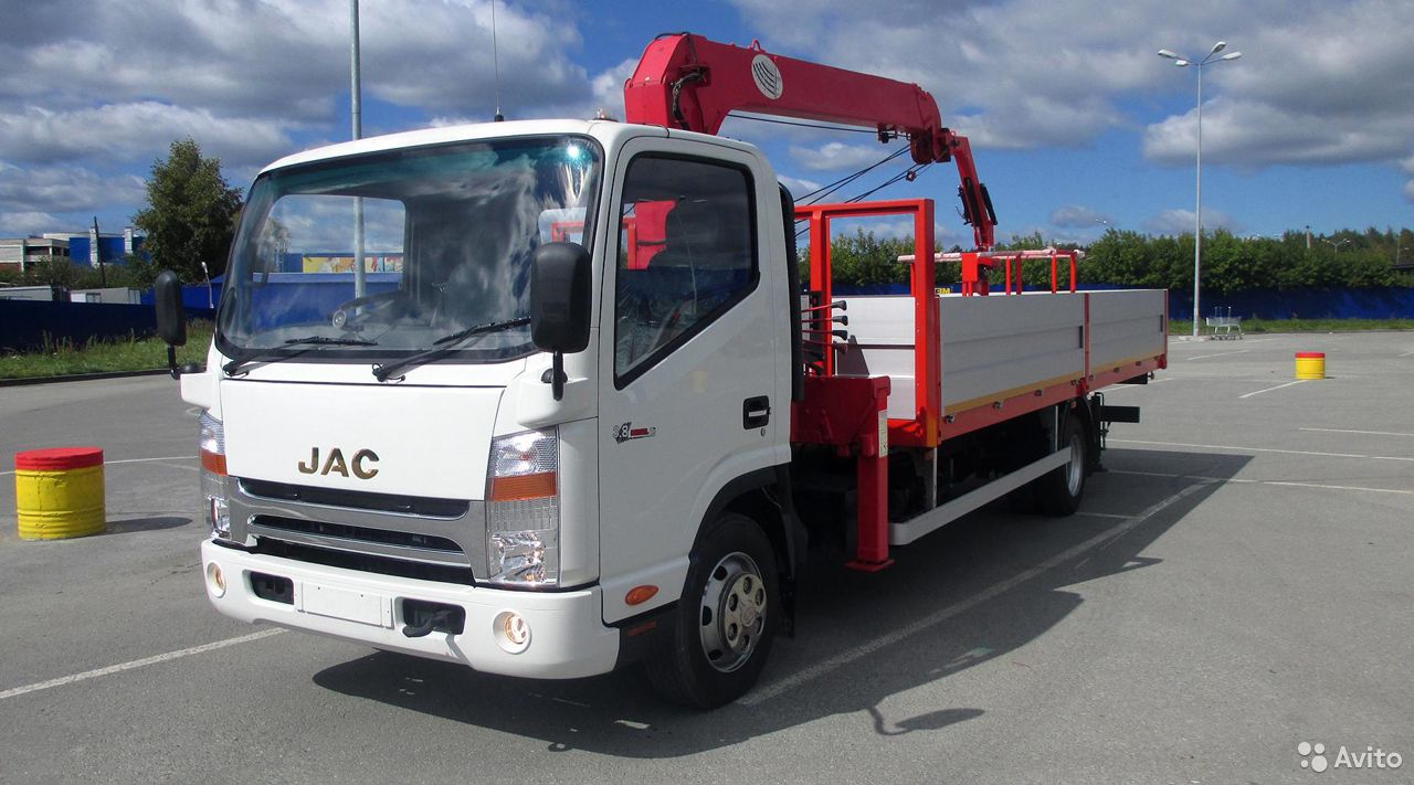 Бортовой грузовик с КМУ JAC N75
