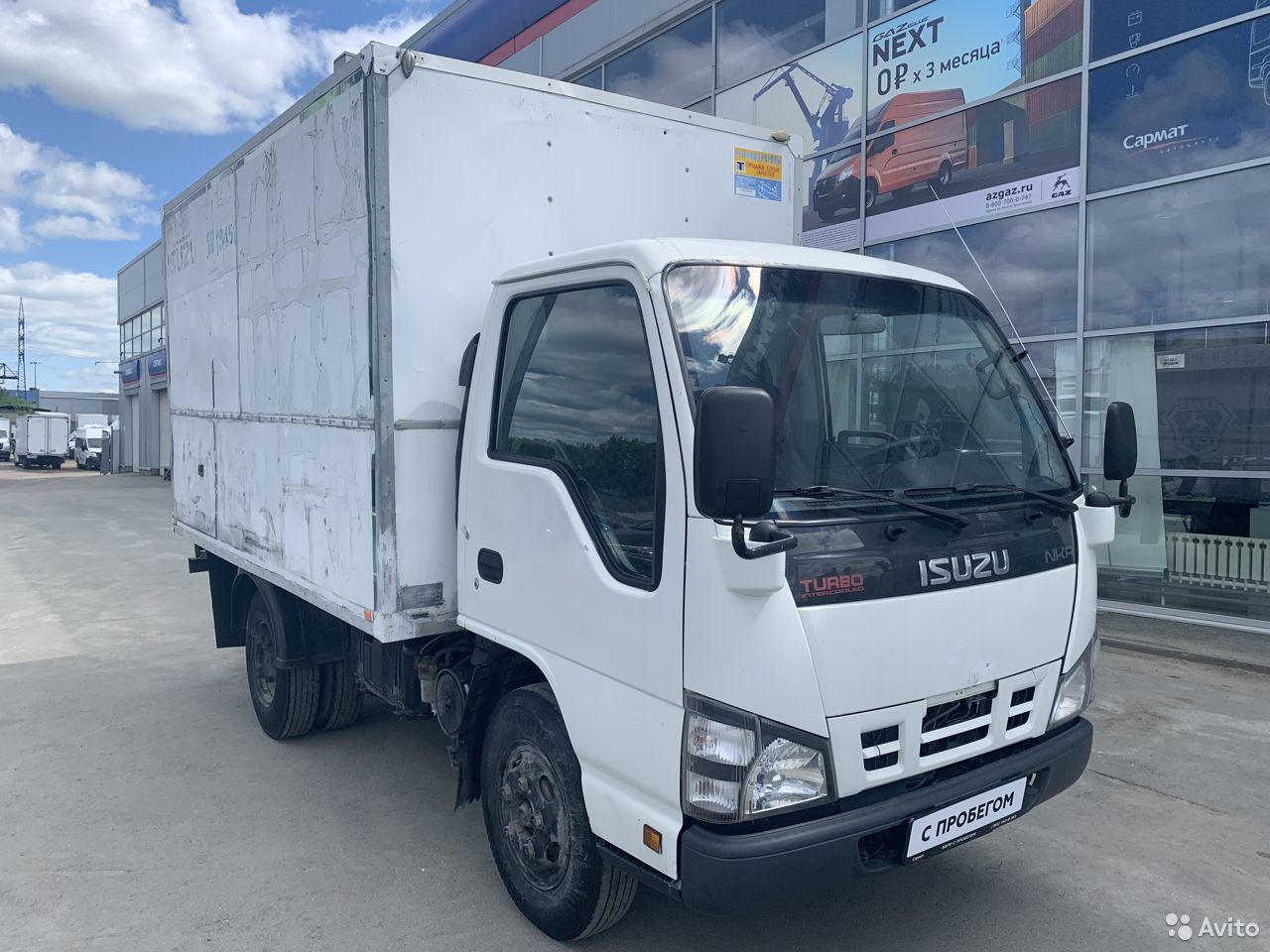 Промтоварный фургон Isuzu NKR