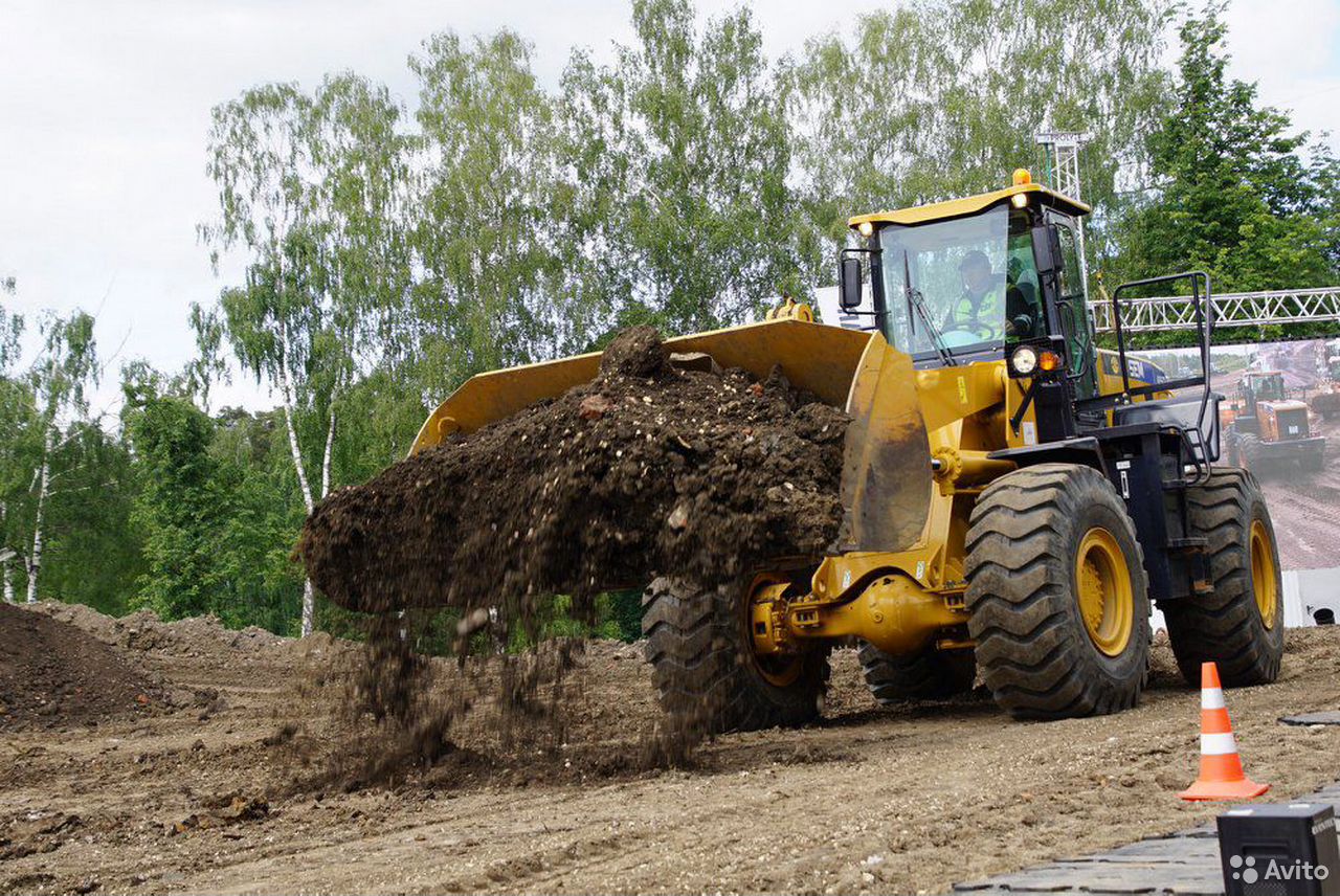 Фронтальный погрузчик SEM 655D