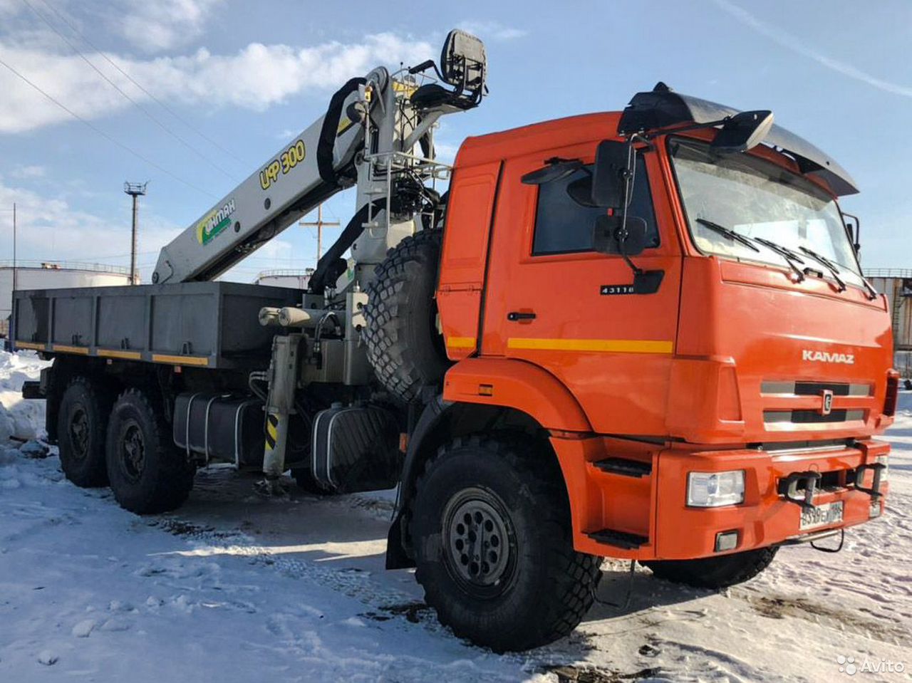Бортовой грузовик с КМУ КамАЗ 43118 с КМУ Инман ИФ-300