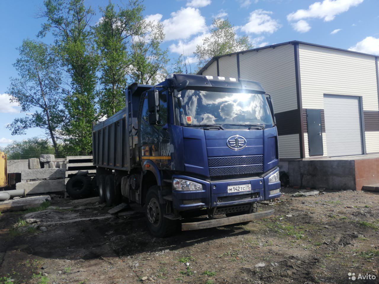 Самосвал FAW J6