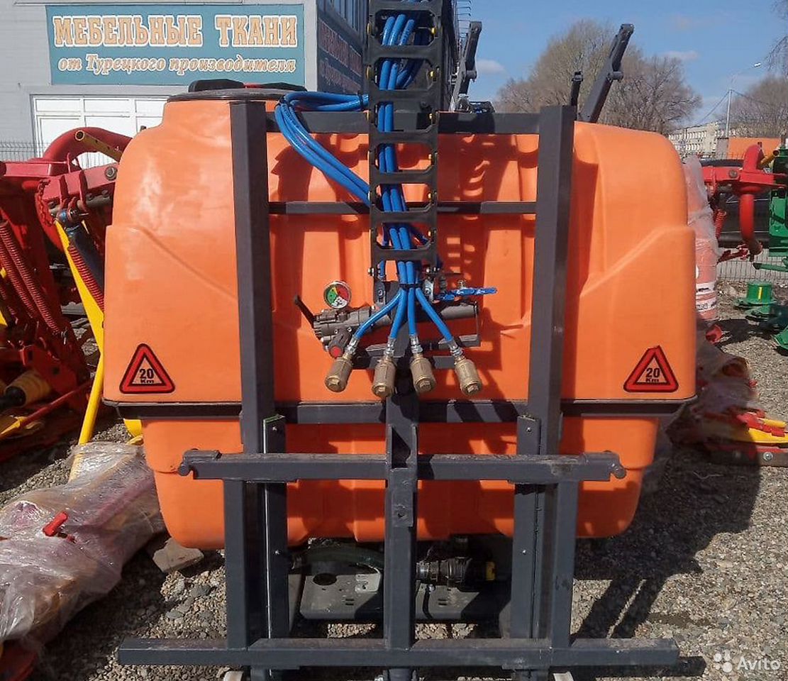 Навесной опрыскиватель Agro Lee 1000 л.