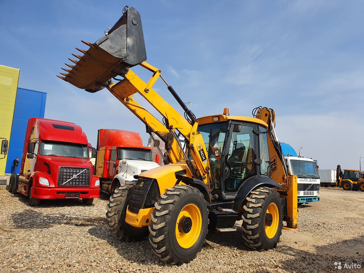 Экскаватор-погрузчик JCB 4CX