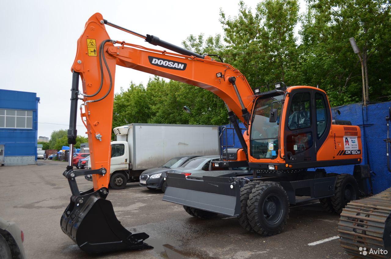Колесный экскаватор Doosan DX160w