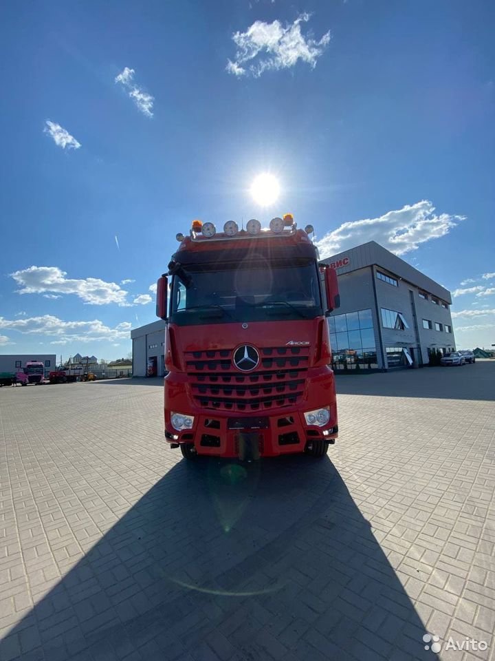 Седельный тягач Mercedes-Benz Arocs 4163 S