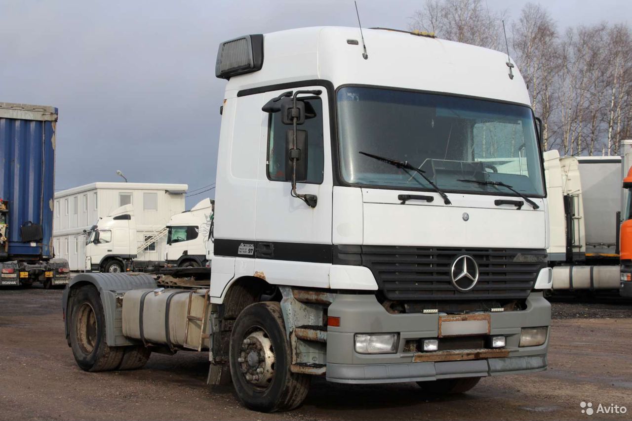 Седельный тягач Mercedes-Benz Actros 1835