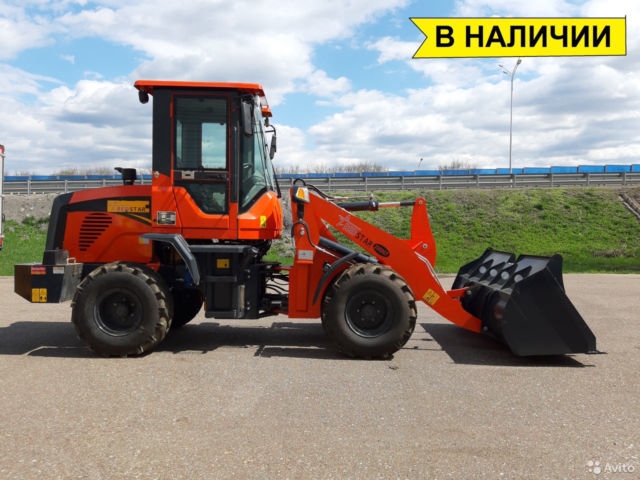 Фронтальный погрузчик RedStar 2000GT