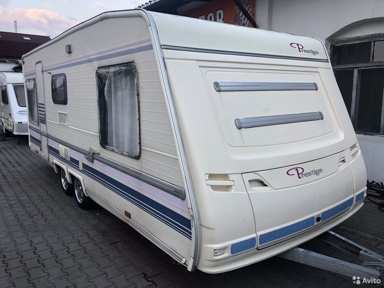 Прицеп-дача (кемпер) Hobby Prestige Palace