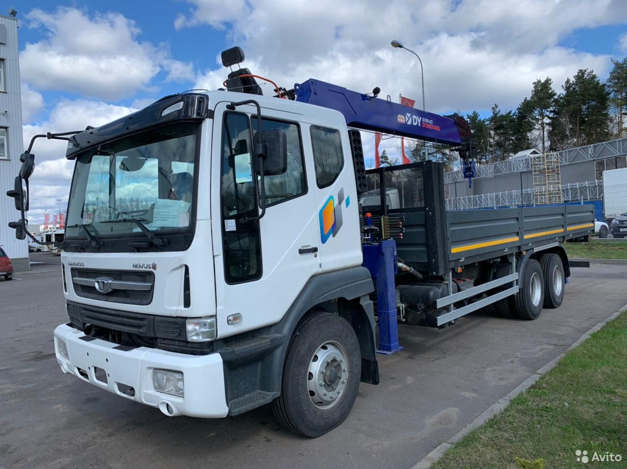 Бортовой грузовик с КМУ Daewoo