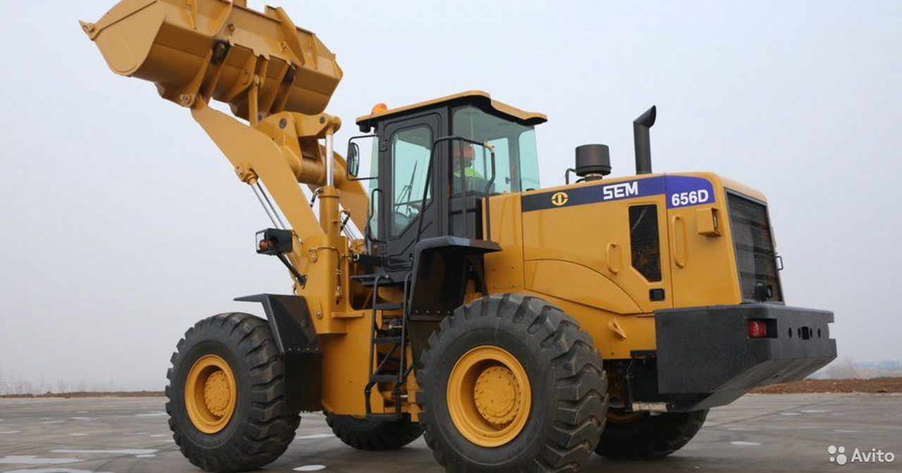 Фронтальный погрузчик SEM 656D