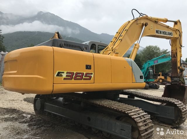 Гусеничный экскаватор New Holland E385