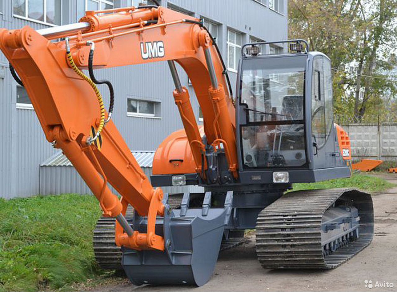 Гусеничный экскаватор UMG E220C