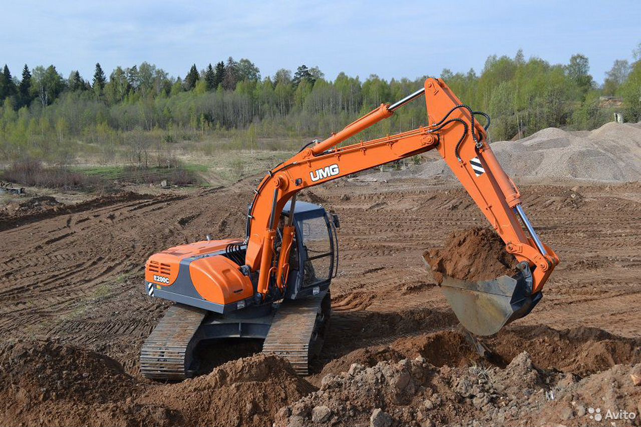 Гусеничный экскаватор UMG E200NC