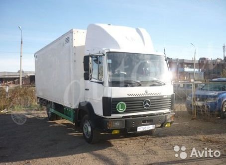 Грузовой фургон Mercedes-Benz 811