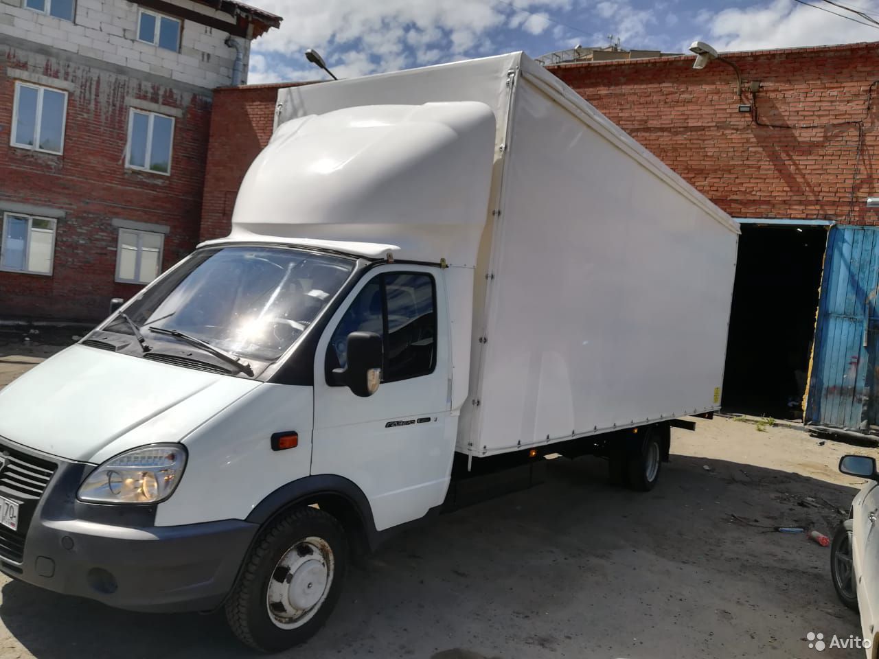 Тентованный автомобиль ГАЗ 3302 ГАЗель