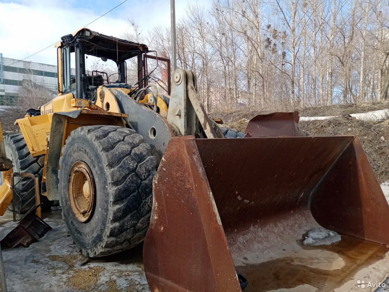 Фронтальный погрузчик Volvo L220F