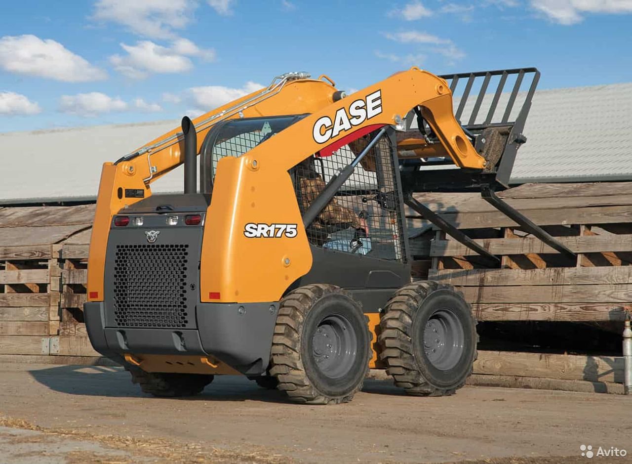 Мини-погрузчик CASE SR175