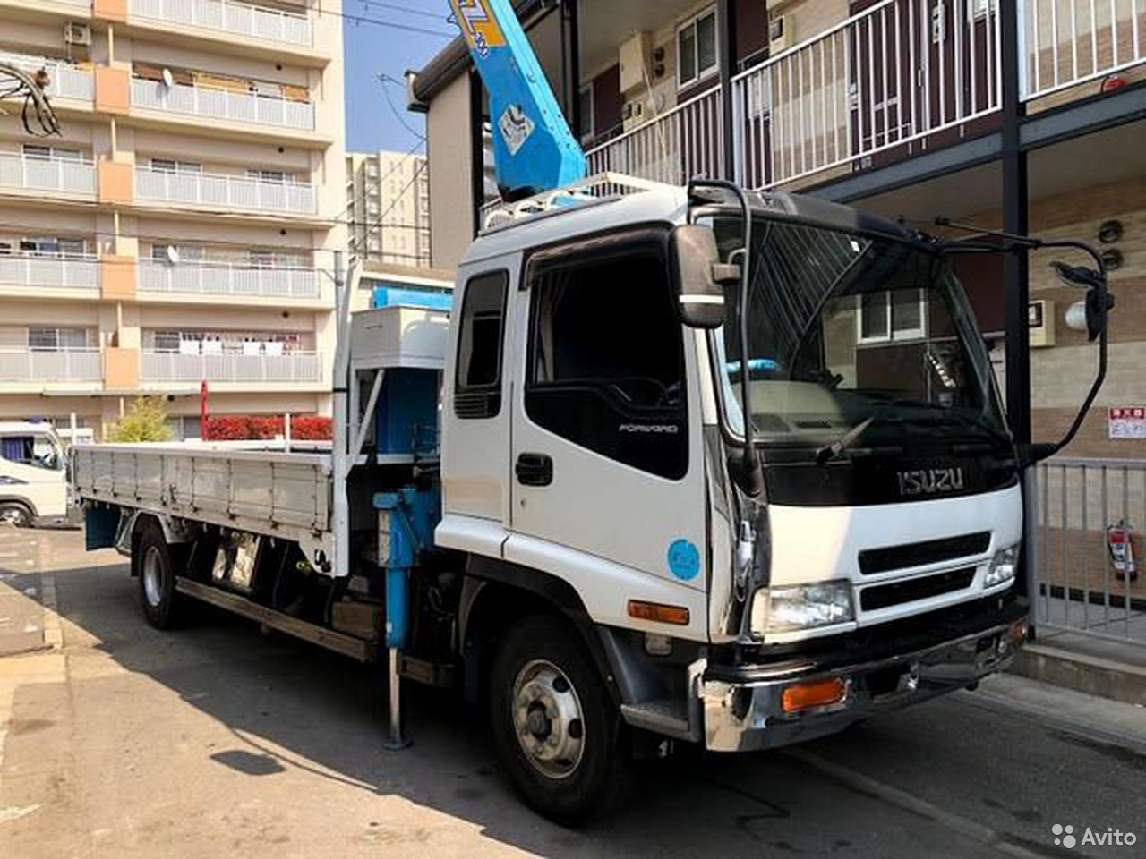Бортовой грузовик с КМУ ISUZU Forward