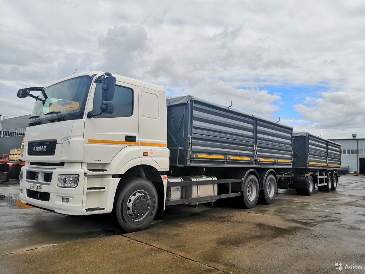Зерновоз КамАЗ 65207