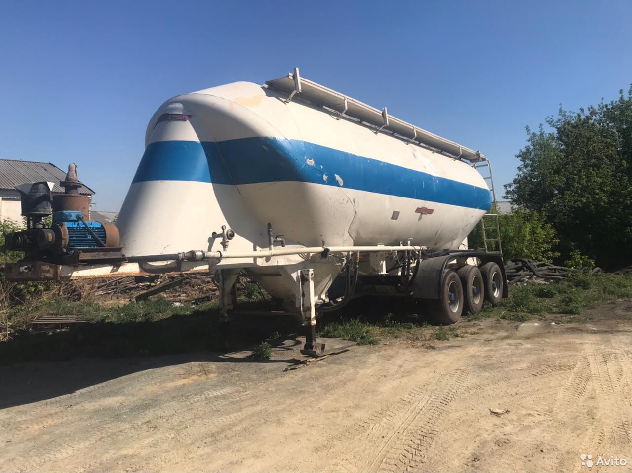 Полуприцеп цементовоз